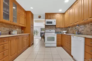 285 Carriage House Dr, Jericho, NY 11753 - Photo 13