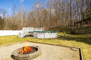 14 Van Wert Pl, Hyde Park, NY 12538 - Photo 3