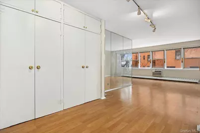 87-15 165th Street #4B, Jamaica, NY 11432 - Photo 3