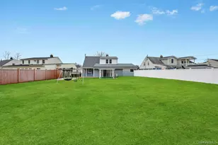 63 Blacksmith Rd, Levittown, NY 11756 - Photo 3