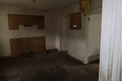 302 Tower Avenue, Maybrook, NY 12543 - Photo 11