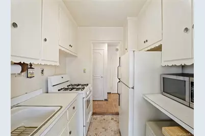 3131 Grand Concourse #8H, Bronx, NY 10468 - Photo 11