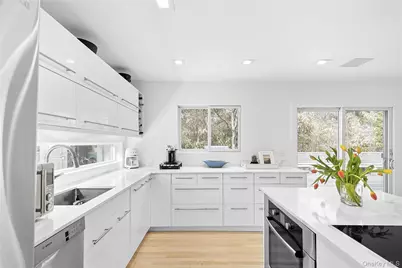 8 Ocean Lane, Amagansett, NY 11930 - Photo 11