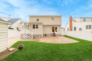 2420 Willow St, Wantagh, NY 11793 - Photo 23