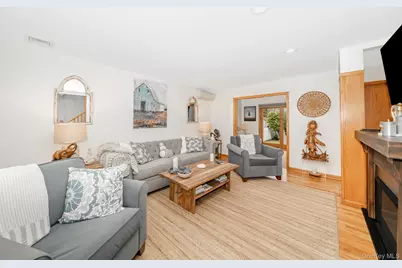 2420 Willow Street, Wantagh, NY 11793 - Photo 9