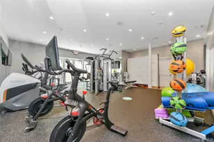 601 Grist Mill Cir, Roslyn, NY 11576 - Photo 23