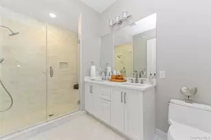 601 Grist Mill Cir, Roslyn, NY 11576 - Photo 17