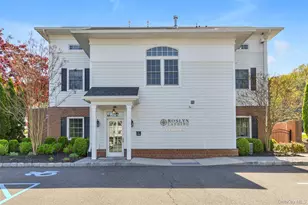 601 Grist Mill Cir, Roslyn, NY 11576 - Photo 21