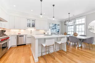 601 Grist Mill Cir, Roslyn, NY 11576 - Photo 9