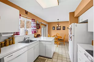 8 Sharpsburg Ct, Coram, NY 11727 - Photo 17