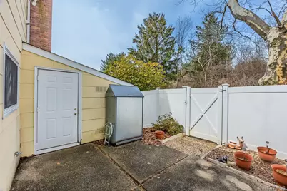 8 Sharpsburg Court, Coram, NY 11727 - Photo 33