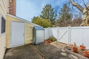 8 Sharpsburg Ct, Coram, NY 11727 - Photo 33