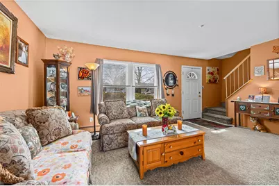 8 Sharpsburg Court, Coram, NY 11727 - Photo 7