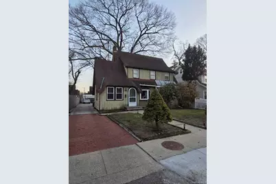 111 W Centennial Avenue, Roosevelt, NY 11575 - Photo 3