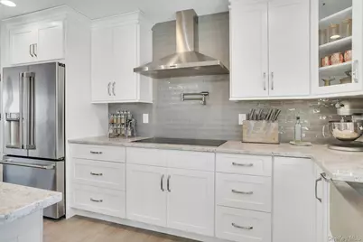 108 Hayrick Lane, Commack, NY 11725 - Photo 15