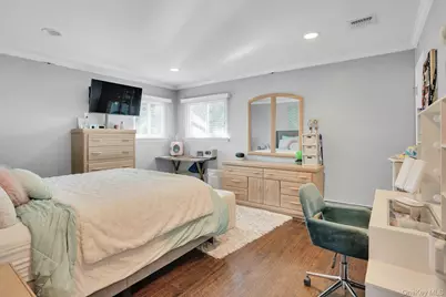 108 Hayrick Lane, Commack, NY 11725 - Photo 27