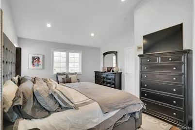 108 Hayrick Lane, Commack, NY 11725 - Photo 31