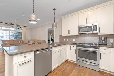 214 Marina Pointe Drive #214, East Rockaway, NY 11518 - Photo 7