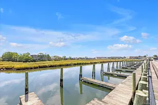 214 Marina Pointe Dr, East Rockaway, NY 11518 - Photo 15