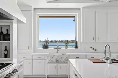 34 Westbridge Road, Westhampton Beach, NY 11978 - Photo 9