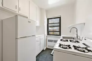 8 Lawrence Dr, White Plains, NY 10603 - Photo 15