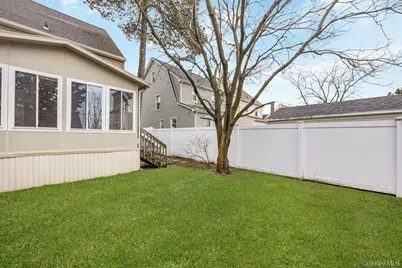 315 Marcellus Road, Mineola, NY 11501 - Photo 17