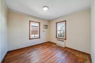 48 Winthrop Street, New Hyde Park, NY 11040 - Photo 11