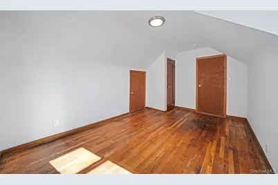 48 Winthrop Street, New Hyde Park, NY 11040 - Photo 19