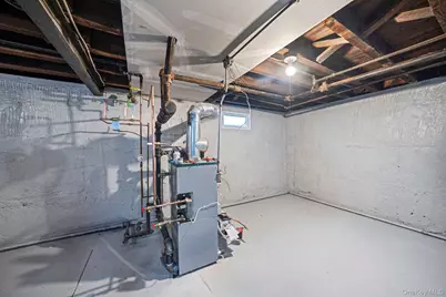 48 Winthrop Street, New Hyde Park, NY 11040 - Photo 25