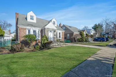 48 Winthrop Street, New Hyde Park, NY 11040 - Photo 3