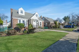 48 Winthrop St, New Hyde Park, NY 11040 - Photo 3