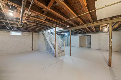 48 Winthrop Street, New Hyde Park, NY 11040 - Photo 23