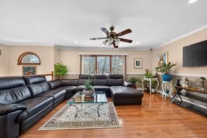 114 Westchester Avenue, West Babylon, NY 11704 - Photo 5