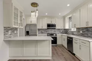 220 Calhoun Ave, Bronx, NY 10465 - Photo 7