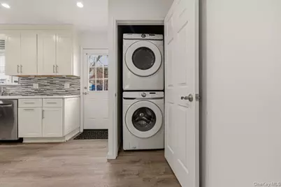 220 Calhoun Avenue, Bronx, NY 10465 - Photo 11