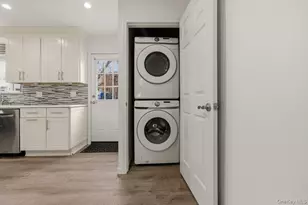 220 Calhoun Ave, Bronx, NY 10465 - Photo 11