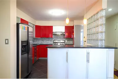 7124 164th Street #2FL, Fresh Meadows, NY 11365 - Photo 11