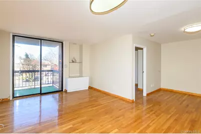 7124 164th Street #2FL, Fresh Meadows, NY 11365 - Photo 5