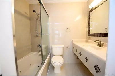 7124 164th Street #2FL, Fresh Meadows, NY 11365 - Photo 7