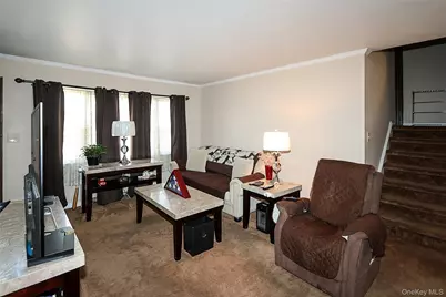 11 Elton Street, Westbury, NY 11590 - Photo 7