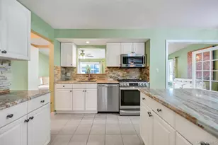 21 Lowell Dr, Farmingdale, NY 11735 - Photo 17