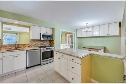 21 Lowell Drive, Farmingdale, NY 11735 - Photo 19