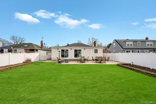 21 Lowell Dr, Farmingdale, NY 11735 - Photo 5