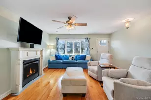 21 Lowell Dr, Farmingdale, NY 11735 - Photo 11