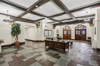 65 McKinley Avenue #C2-9, White Plains, NY 10606 - Photo 1