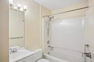 65 McKinley Ave, White Plains, NY 10606 - Photo 17
