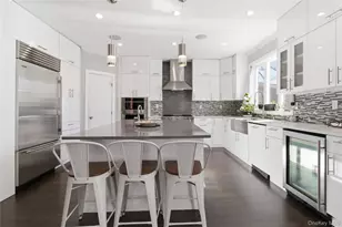 31-12 Buell St, East Elmhurst, NY 11369 - Photo 17