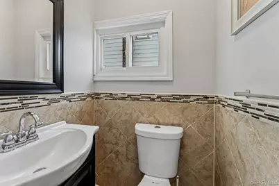 68 Putnam Avenue, Valley Stream, NY 11580 - Photo 9