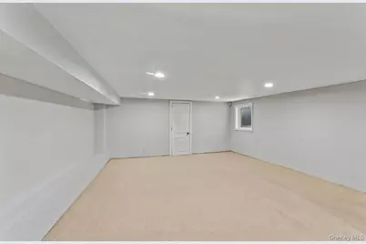 68 Putnam Avenue, Valley Stream, NY 11580 - Photo 17