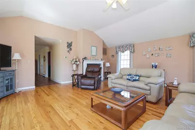 94 Stowe Drive, Poughquag, NY 12570 - Photo 15